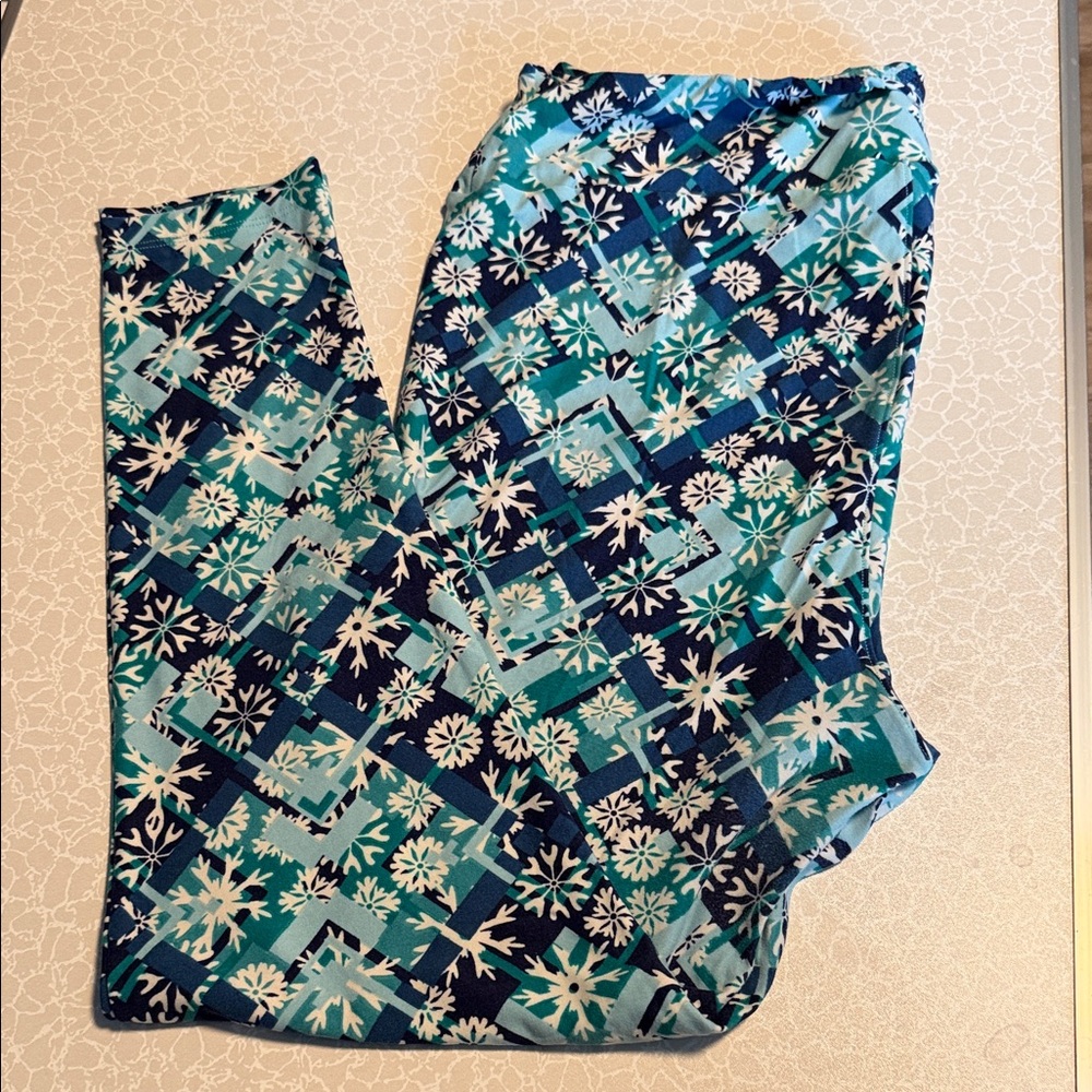 LuLaRoe Blue and White Snowflake Leggings